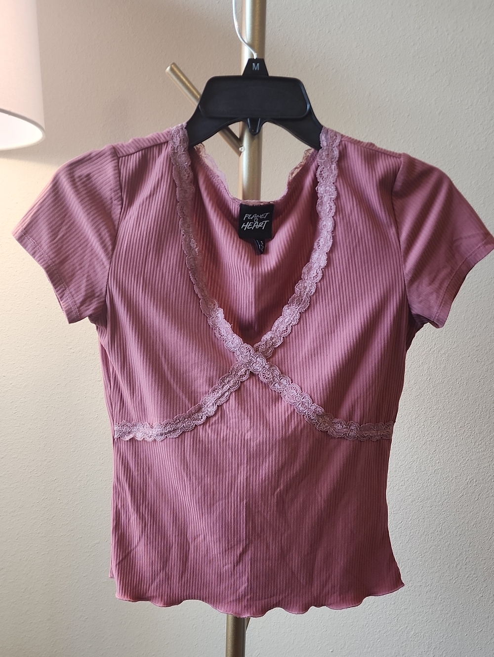 Planet Heart Mauve Pink Lace Trim Ribbed Top